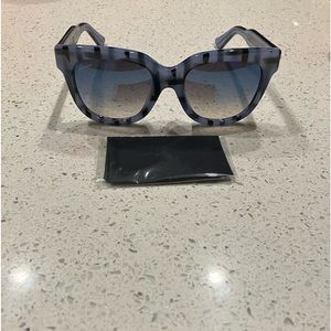 Gucci sun shades